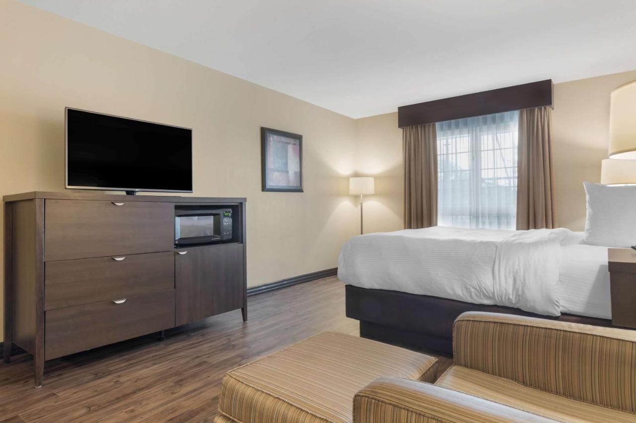 Best Western Plus Saint John Hotel & Suites Екстериор снимка