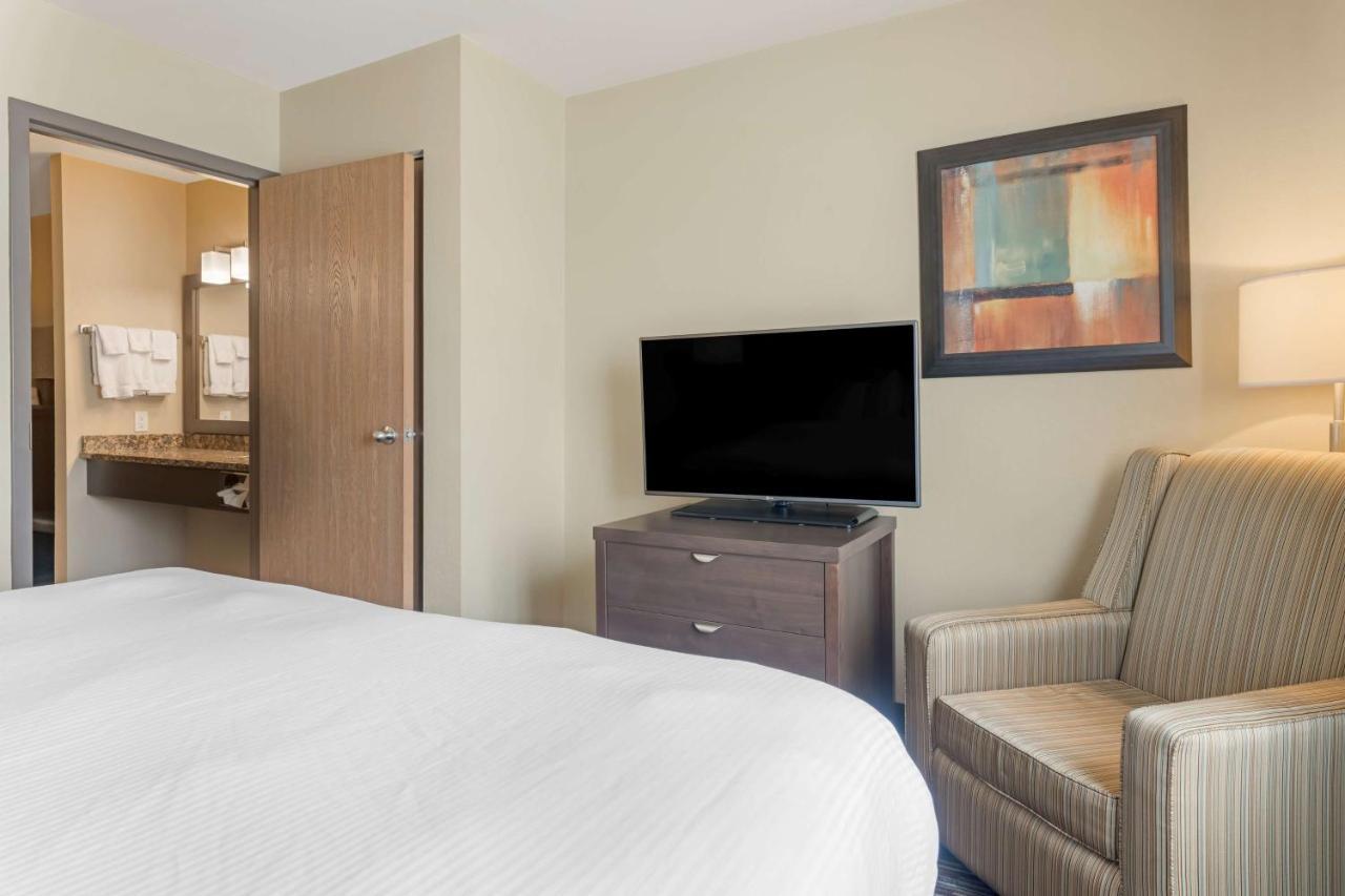 Best Western Plus Saint John Hotel & Suites Екстериор снимка