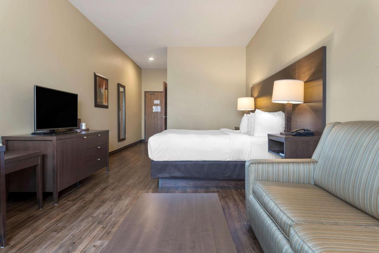 Best Western Plus Saint John Hotel & Suites Екстериор снимка