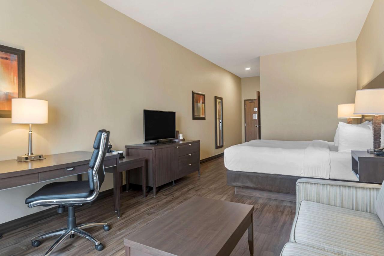 Best Western Plus Saint John Hotel & Suites Екстериор снимка