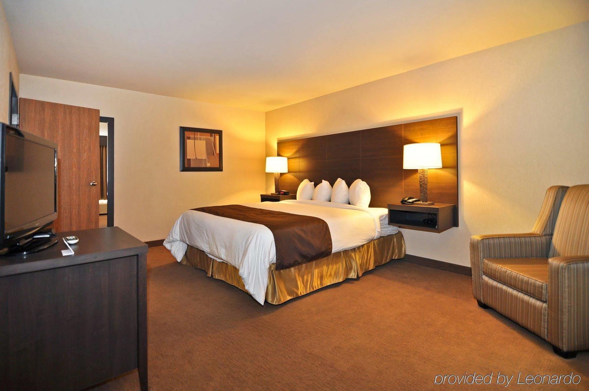 Best Western Plus Saint John Hotel & Suites Стая снимка