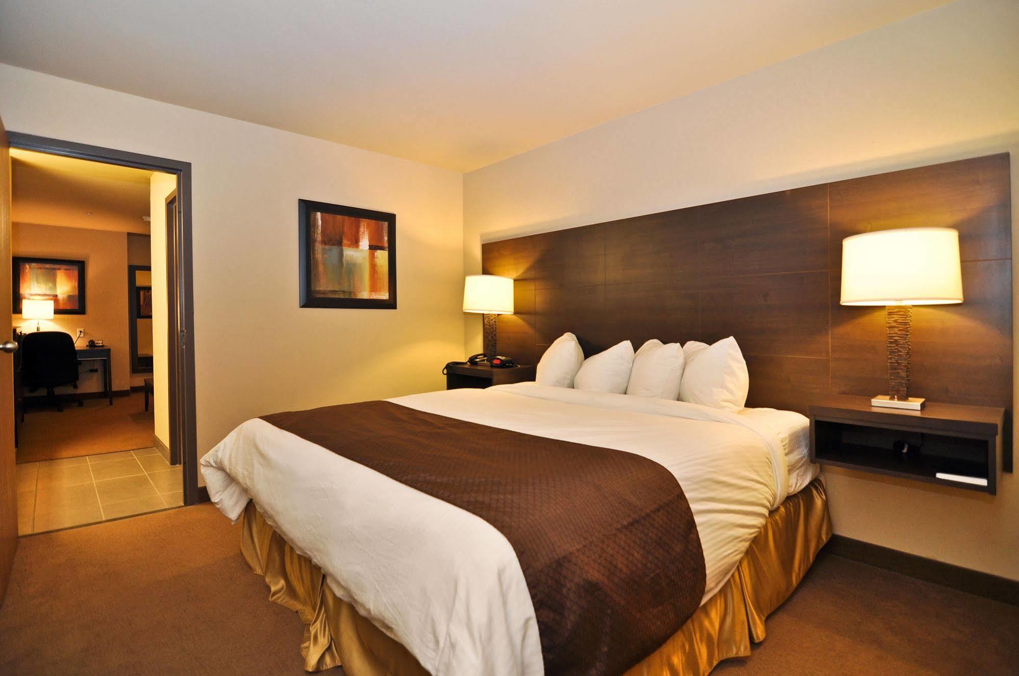 Best Western Plus Saint John Hotel & Suites Екстериор снимка